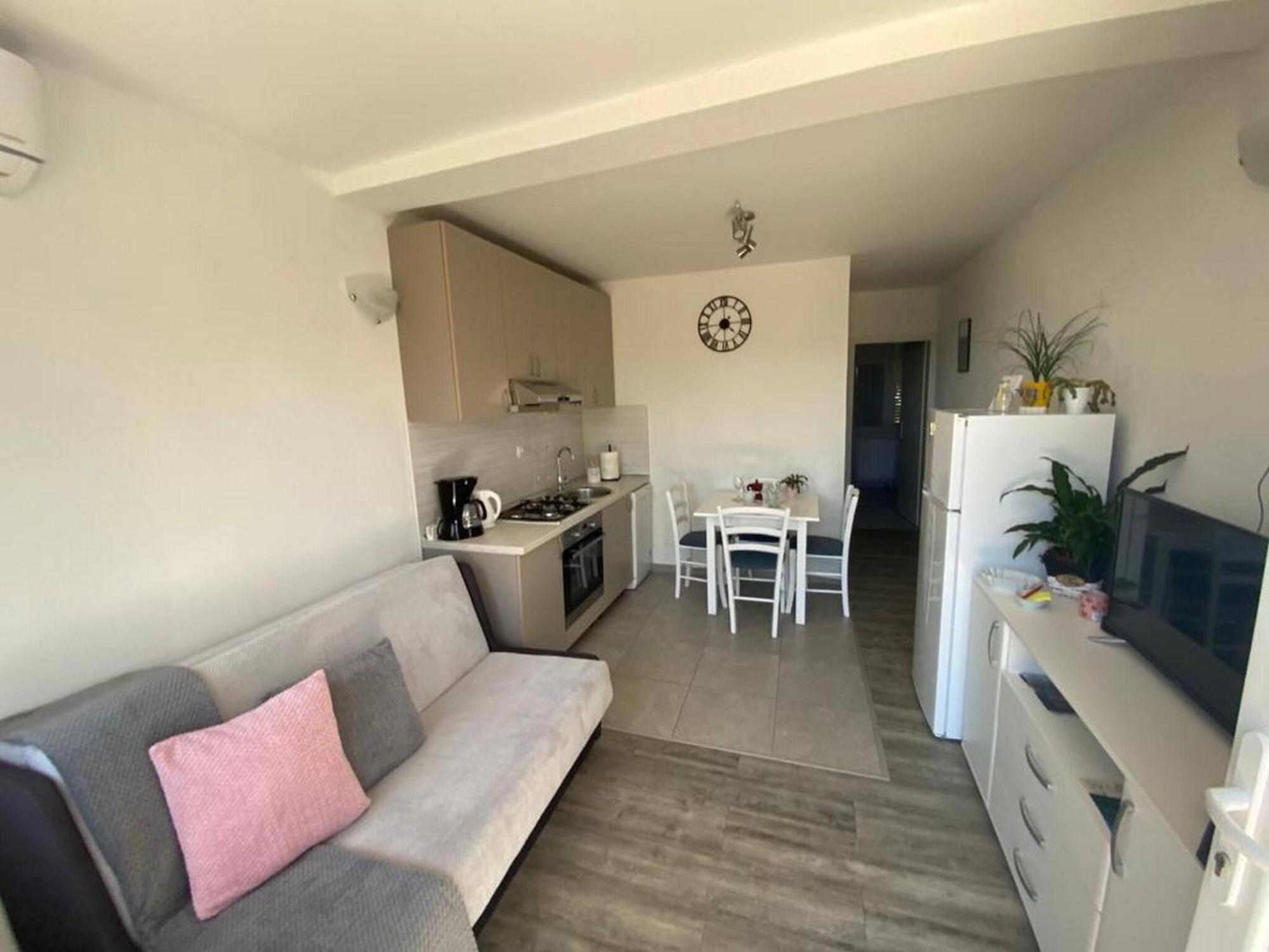 Rural Apartment Ante Drnis Ngoại thất bức ảnh